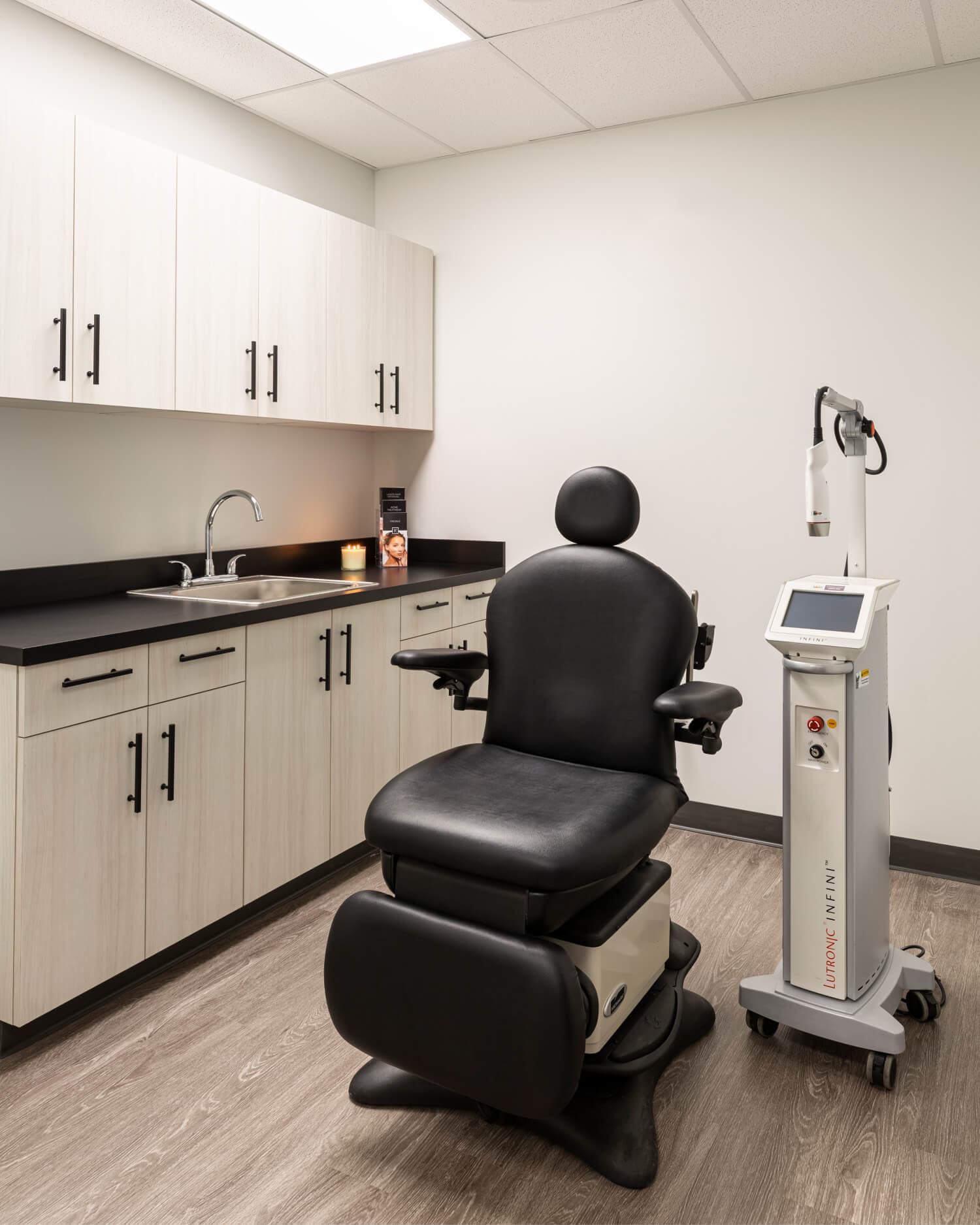 Advanced CO2 laser treatment room
